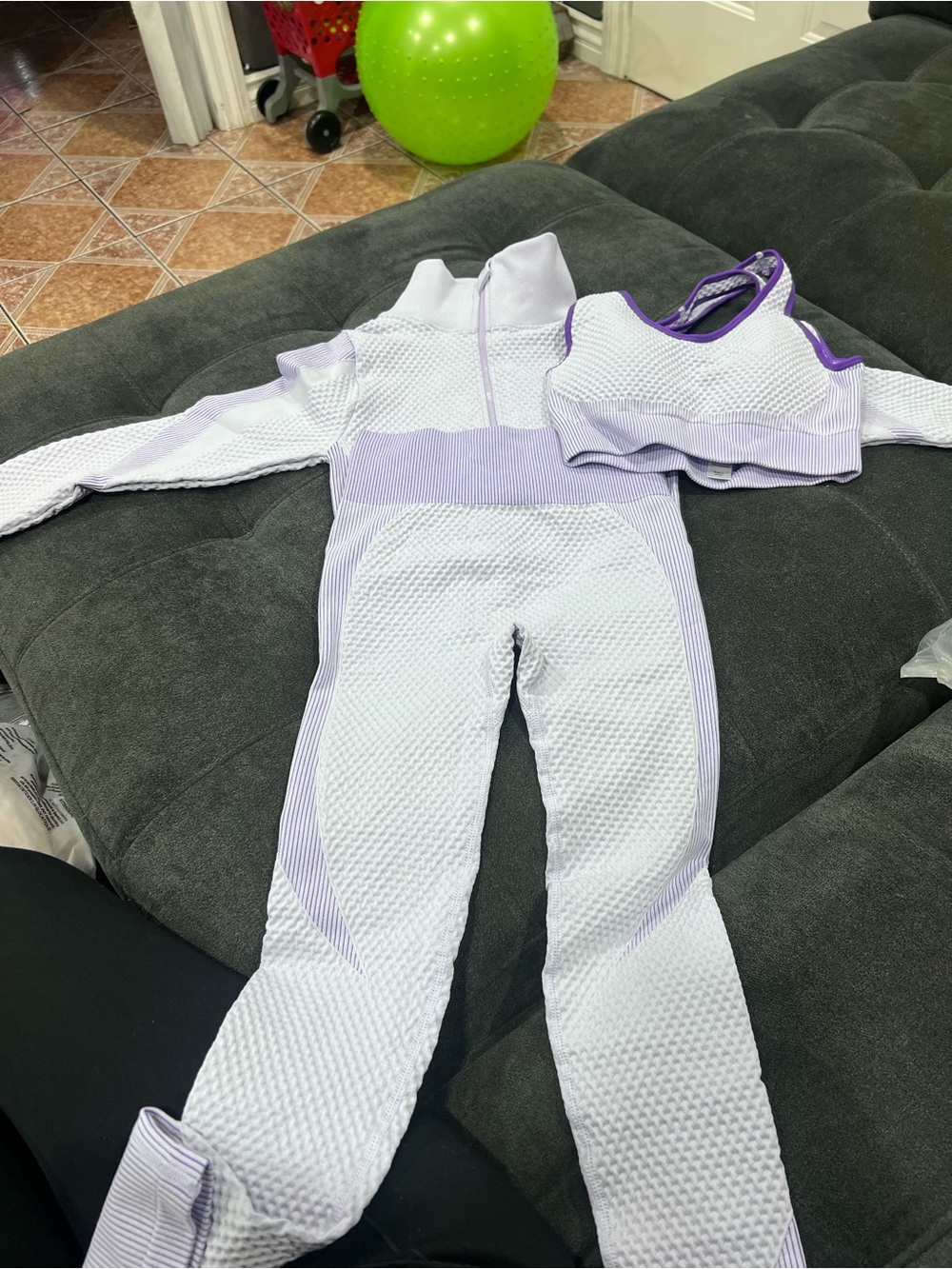 Lavender Active Set - 2-Piece Top and Leggings and sports bra